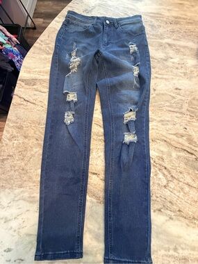 Manfinity Women’s XS Dark Wash Distressed Ripped Skinny Jeans